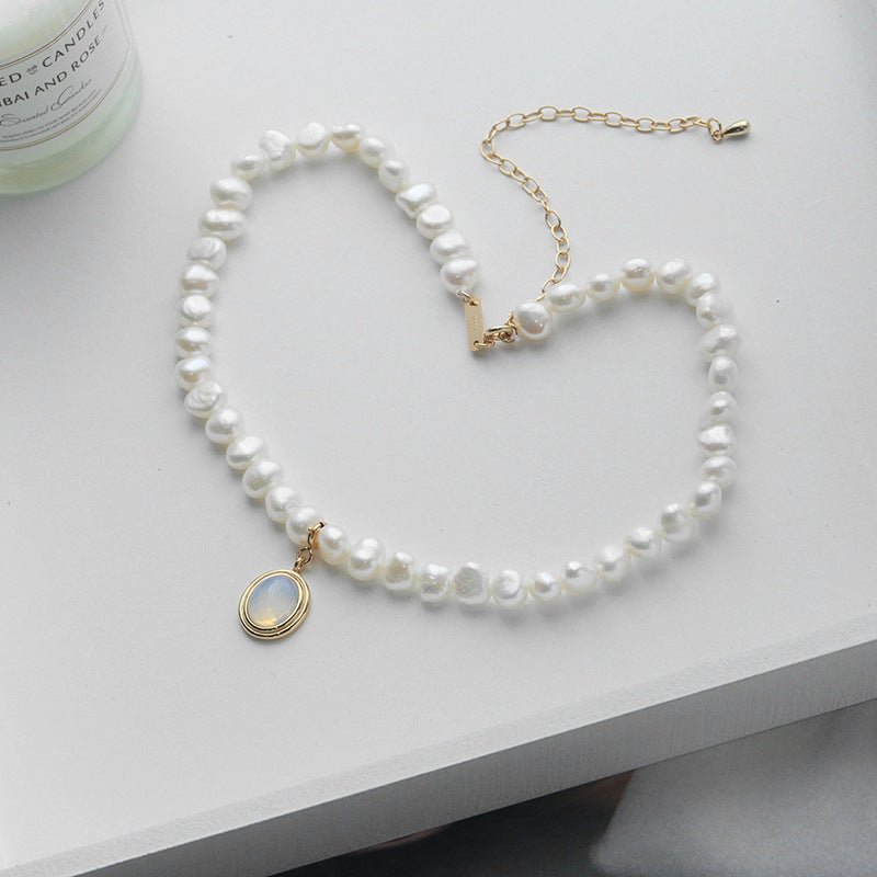 Irregular Pearl Pendant Necklace